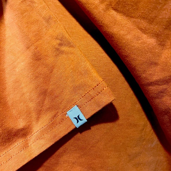 Hurley tshirt NWT Size small - Picture 5 of 5